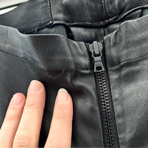 Alice + Olivia Lamb Leather Leggings Size 2 - Picture 4 of 6